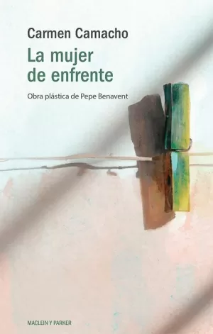 MUJER DE ENFRENTE