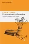 UNA ESCRITORA EN LA COCINA UNA ESCRITORA EN LA COCINA