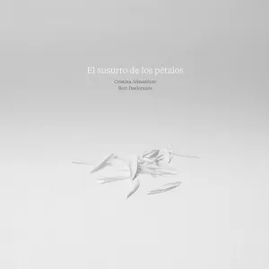 EL SUSURRO DE LOS PÉTALOS EL SUSURRO DE LOS PÉTALOS
